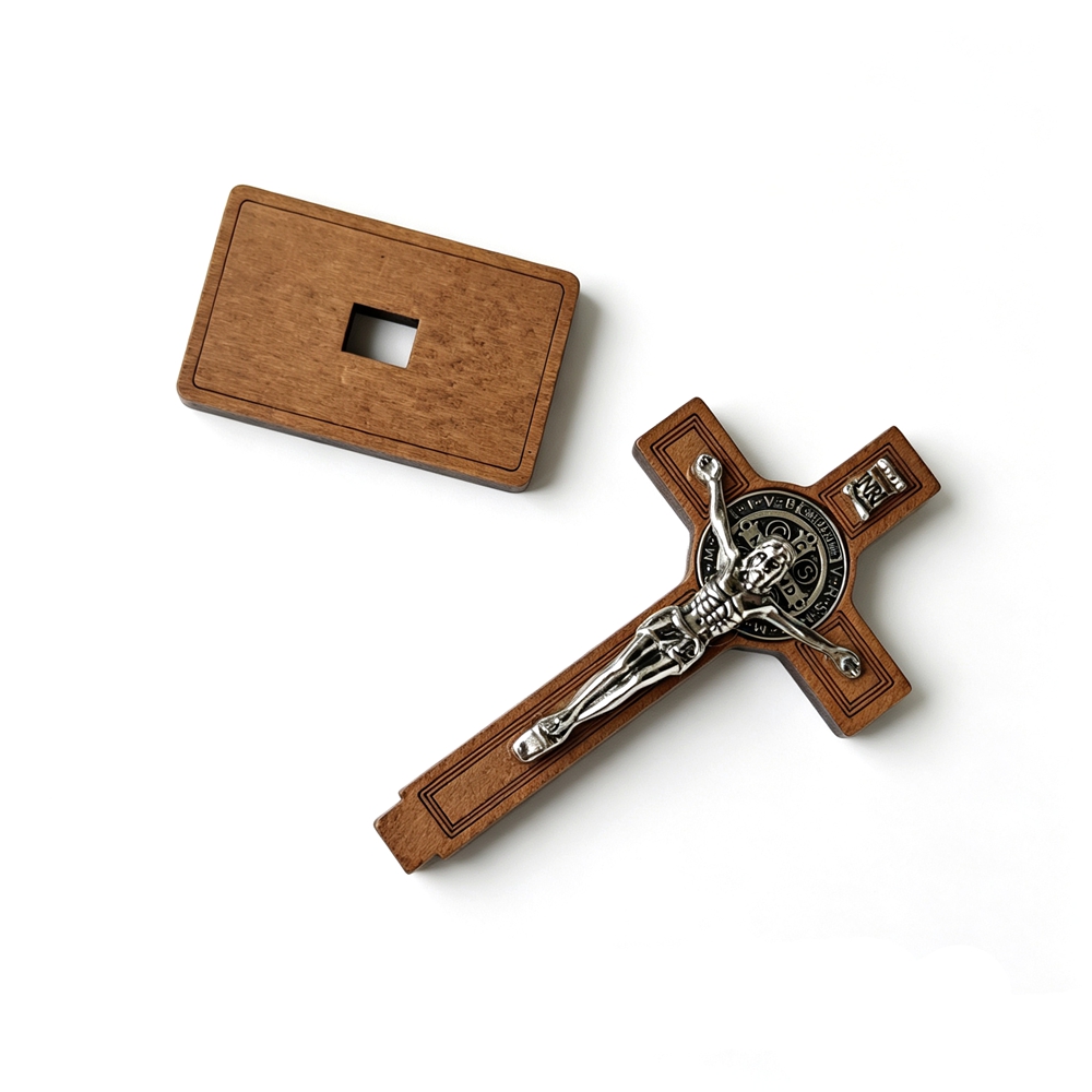 St Benedict Standing Crucifix  - Home Decor Retailers 评论和价格